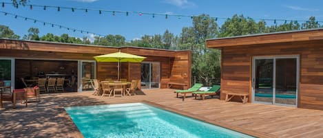 Piscine extérieure, piscine chauffée