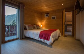 7 Schlafzimmer, Bügeleisen/Bügelbrett, Reisekinderbett, WLAN