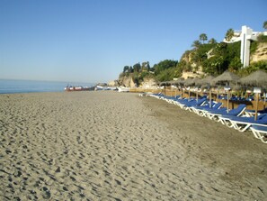 Una playa cerca