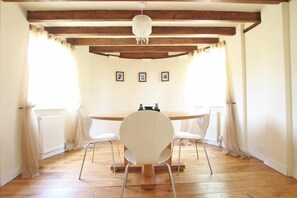 Dining - Chequer Tree Oast - Stunning Converted Oast House between Ashford and Tenterden (Ashford)