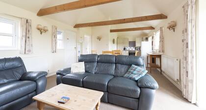 Buckingham Cottage : Idyllic Getaway Cottage in the rolling hills of Dorset