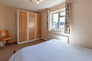 2 Schlafzimmer, Bügeleisen/Bügelbrett, Reisekinderbett, kostenloses WLAN