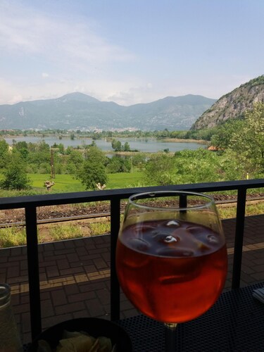 Des vacances parfaites dans la région viticole d'Iseo au bord du lac Franciacorta-Italie