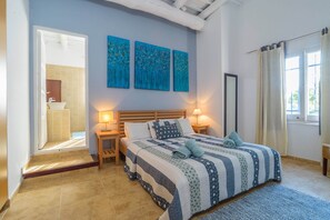 4 bedrooms, iron/ironing board, WiFi, bed sheets -  Lovely villa within walking distance of Begur with Private Pool  and WiFi (Begur)