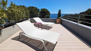 Property grounds - Contemporary house with a splendid sea view and fiber (Begur)