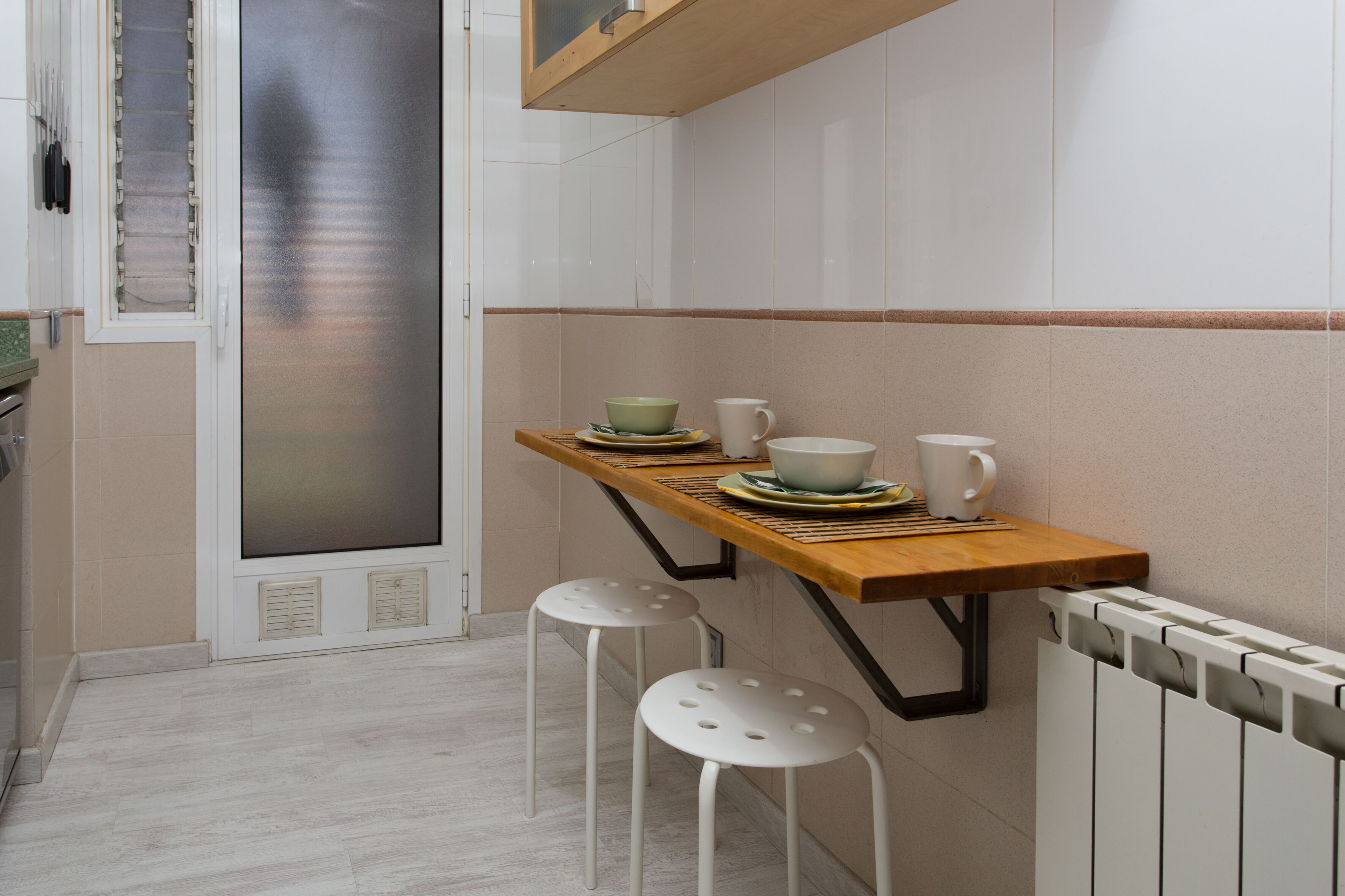 Charming and large apartment near the sea.