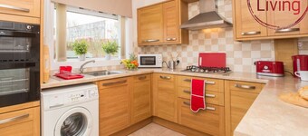 Traditional 2 bedroom house with private driveway.