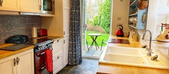 Corner Cottage 1 mile from Ballygally and Antrim Coast Rd