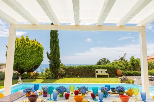 Special offer: House w / pool set in a romantic and idyllic location.