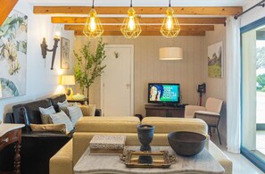 Living area - Special offer: House w / pool set in a romantic and idyllic location. (Prazeres - Calheta)