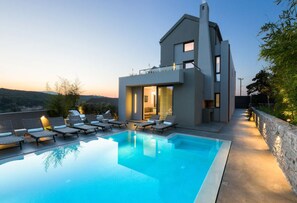 Beheizter Pool