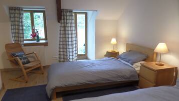 3 slaapkamers, een strijkplank/strijkijzer, reisbedje, gratis wifi