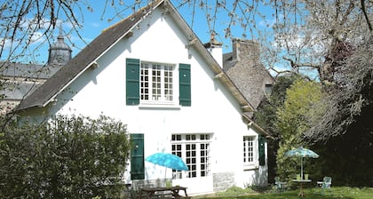 Cottage con Encanto con amplio jardín aislado en un pueblo