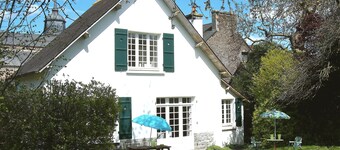 Charming Cottage in the centre of a village with a Large Secluded Garden