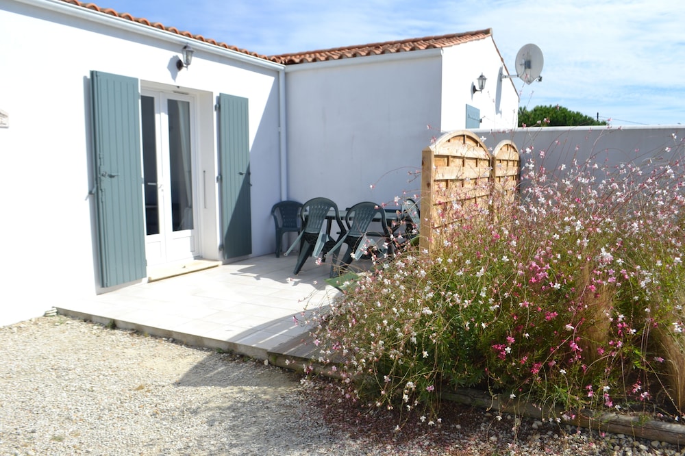 Villa La Loubine in the village of Chefmalière