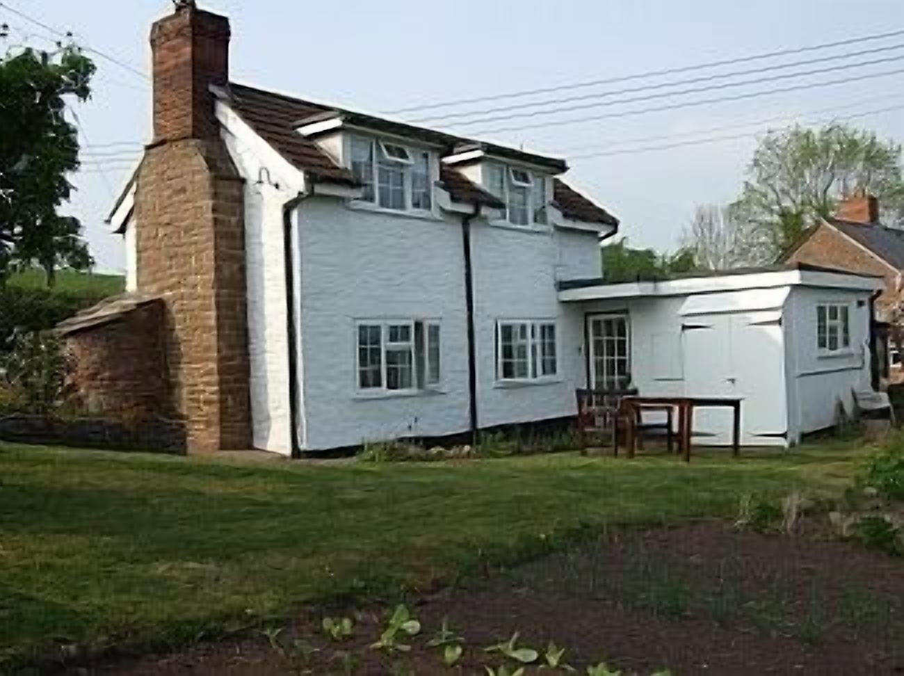 Charming Cottage With Stunning Views Over Wye Valley, perfect for Wye fishermen