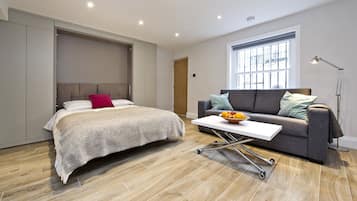 1 bedroom, iron/ironing board, travel cot, free WiFi