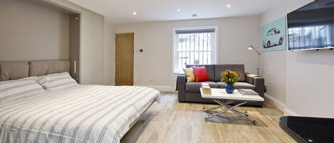 1 bedroom, iron/ironing board, travel cot, free WiFi