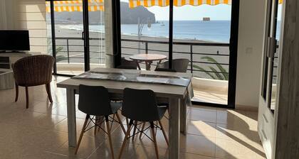 Sea Breeze Apartment beachfront with spectacular views