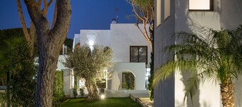 Del Sol. Modern Andalus, beach access and views