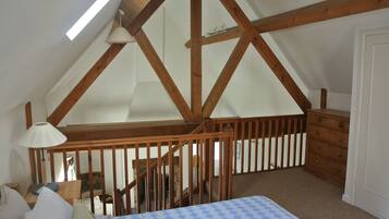 2 habitaciones, tabla de planchar con plancha, wifi y ropa de cama