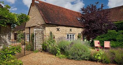 Oxford. C16th Häuschen in der Hofeinstellung. Garten. Parkplatz. Gratis Wifi.