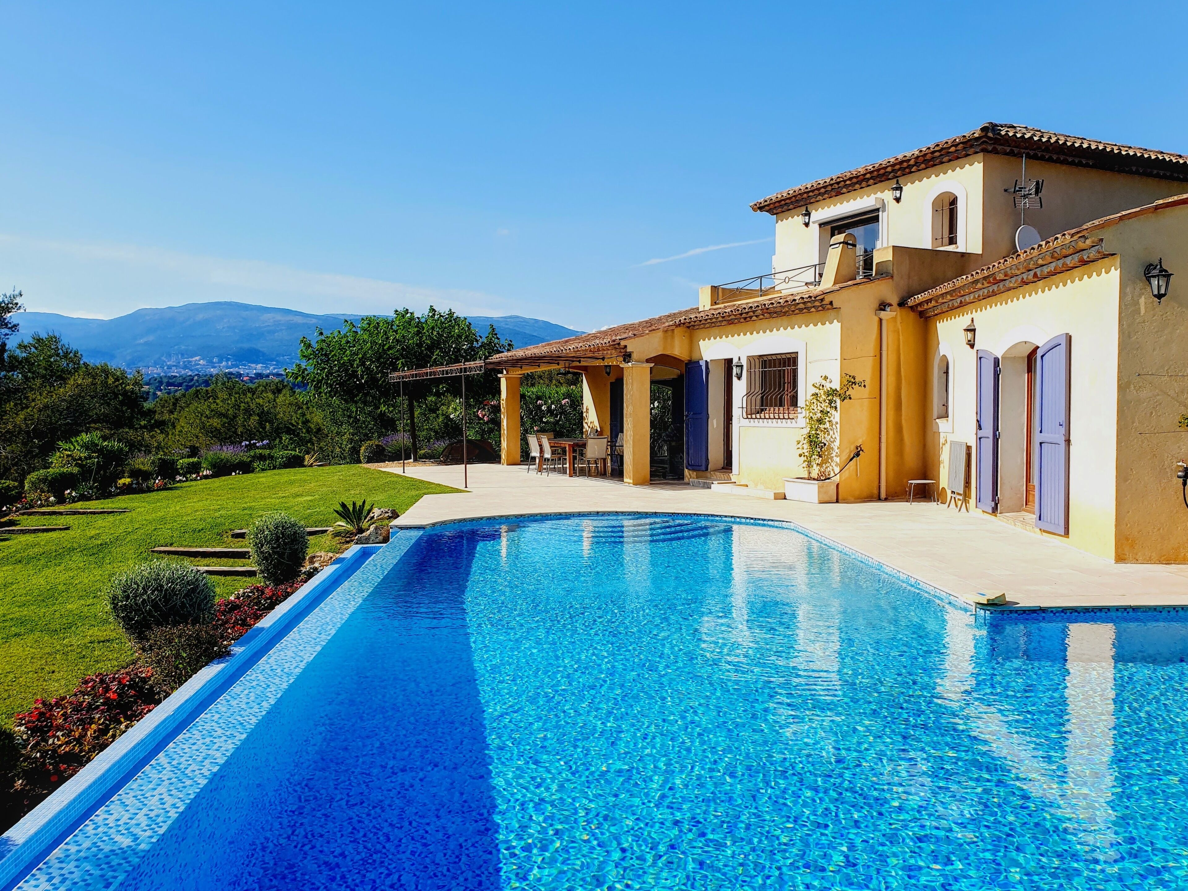 Luxury, complete tranquility and 15 minutes from the beach and Cannes