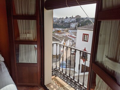 House with Swimming Pool in Ronda Old Town