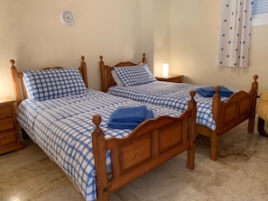 2 bedrooms, iron/ironing board, WiFi, bed sheets