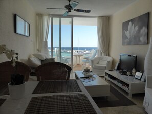 Interior - Superb Front Line Apartment  with fantastic sea views (El Toro)