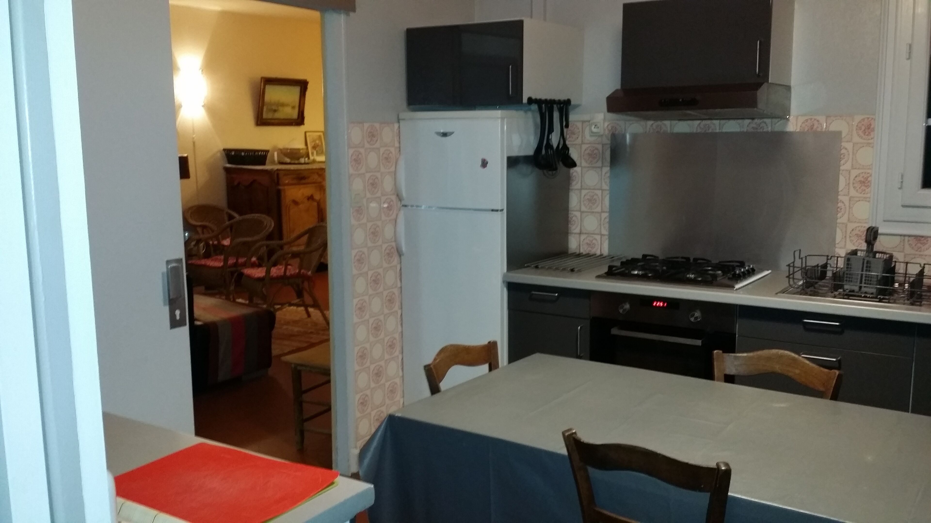 Comfortable villa, space, nature, fenced garden, 100m beach and village