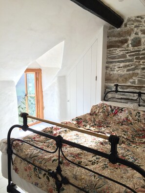 5 habitaciones, wifi gratis y ropa de cama 
