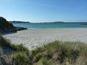 Beach - Peaceful rural retreat  (Saint-Hélen)