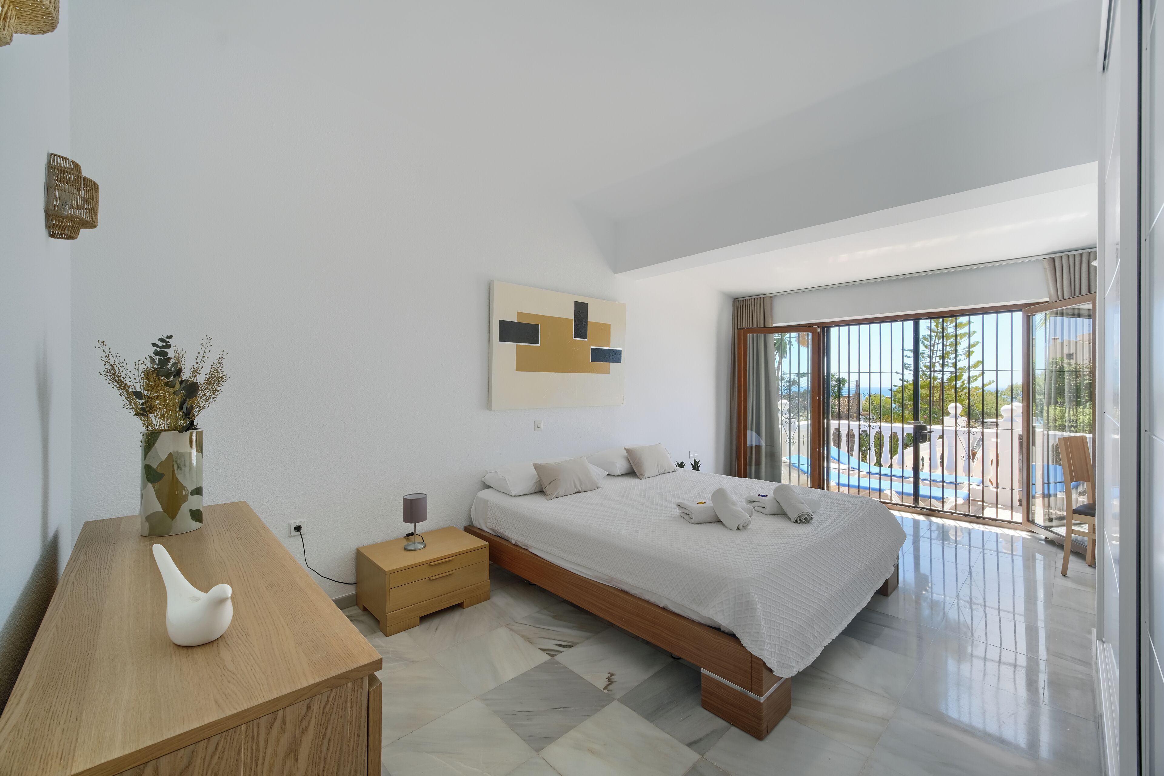 4 dormitorios, caja fuerte, wifi y ropa de cama