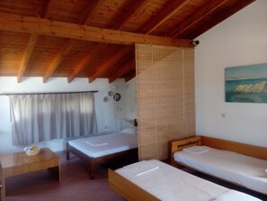 Coffres-forts dans les chambres, Wi-Fi, draps fournis