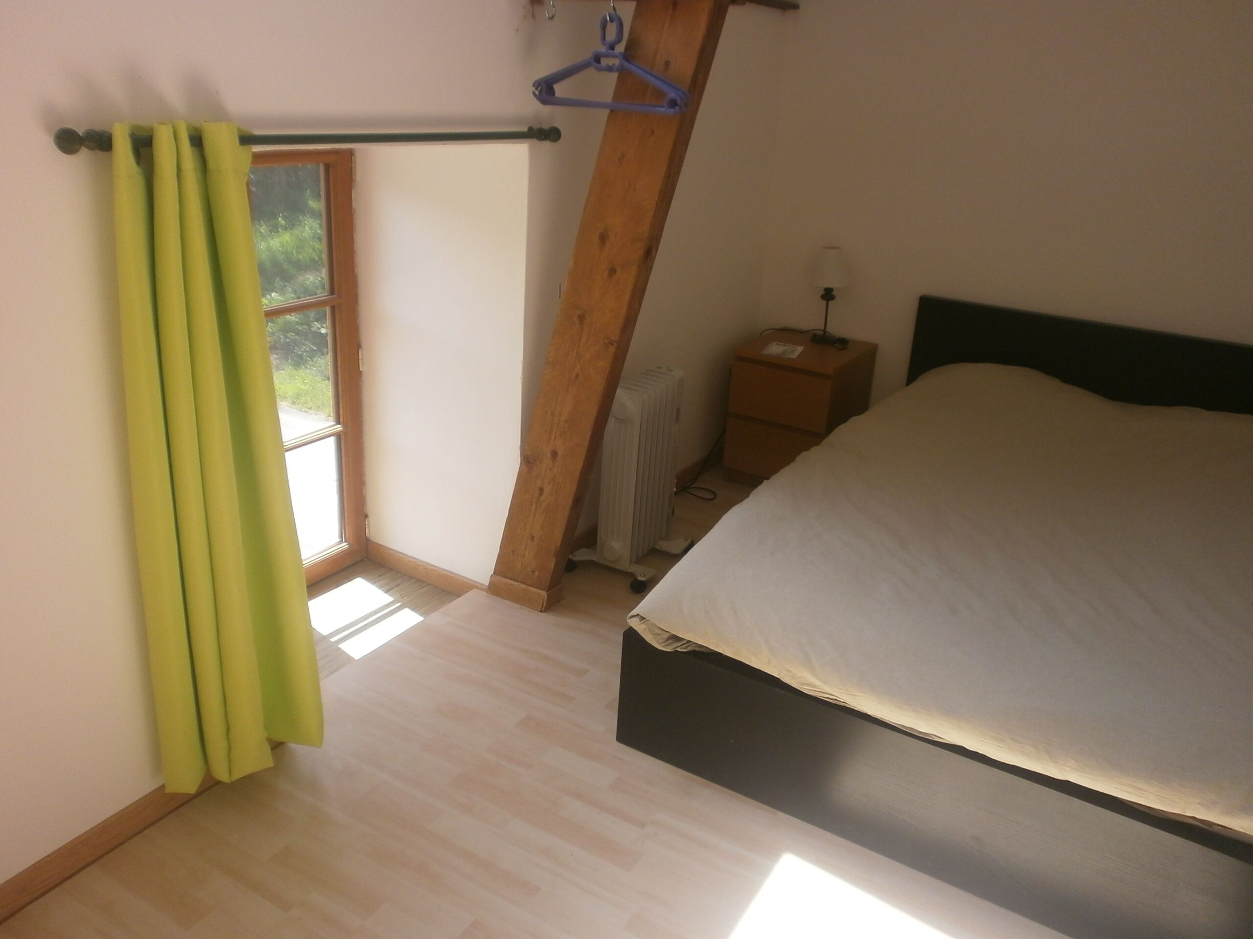 Beautiful renovated stone cottage, close to Brittany's major attractions