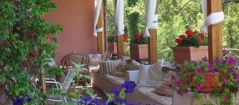 Villa with swimming pool and garden- San Feliciano, Trasimeno lake