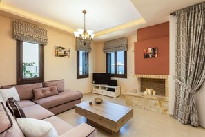 Fernseher, Kamin, DVD-Player, Stereoanlage