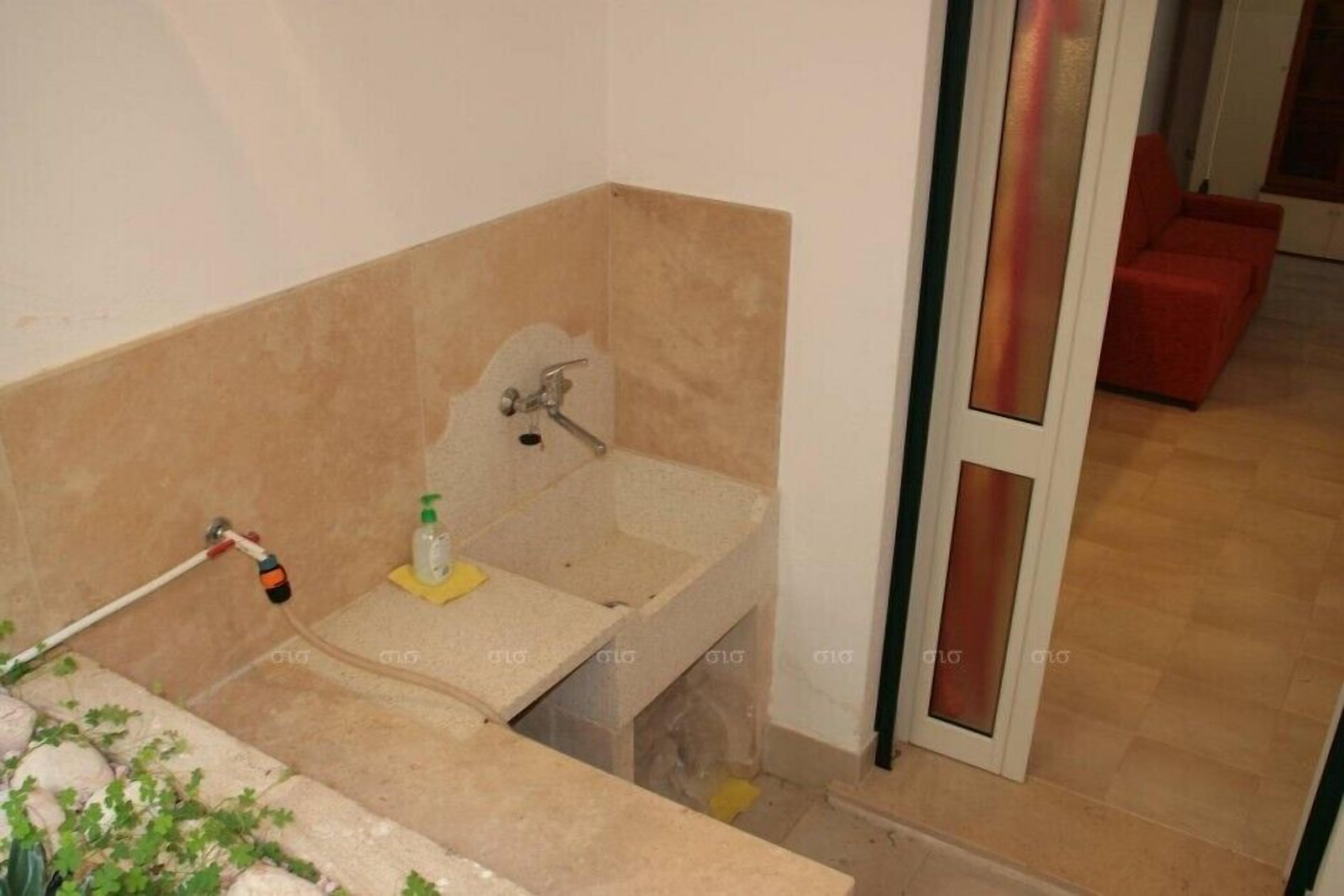 Elegant villa on three levels plus terrace with sea view.