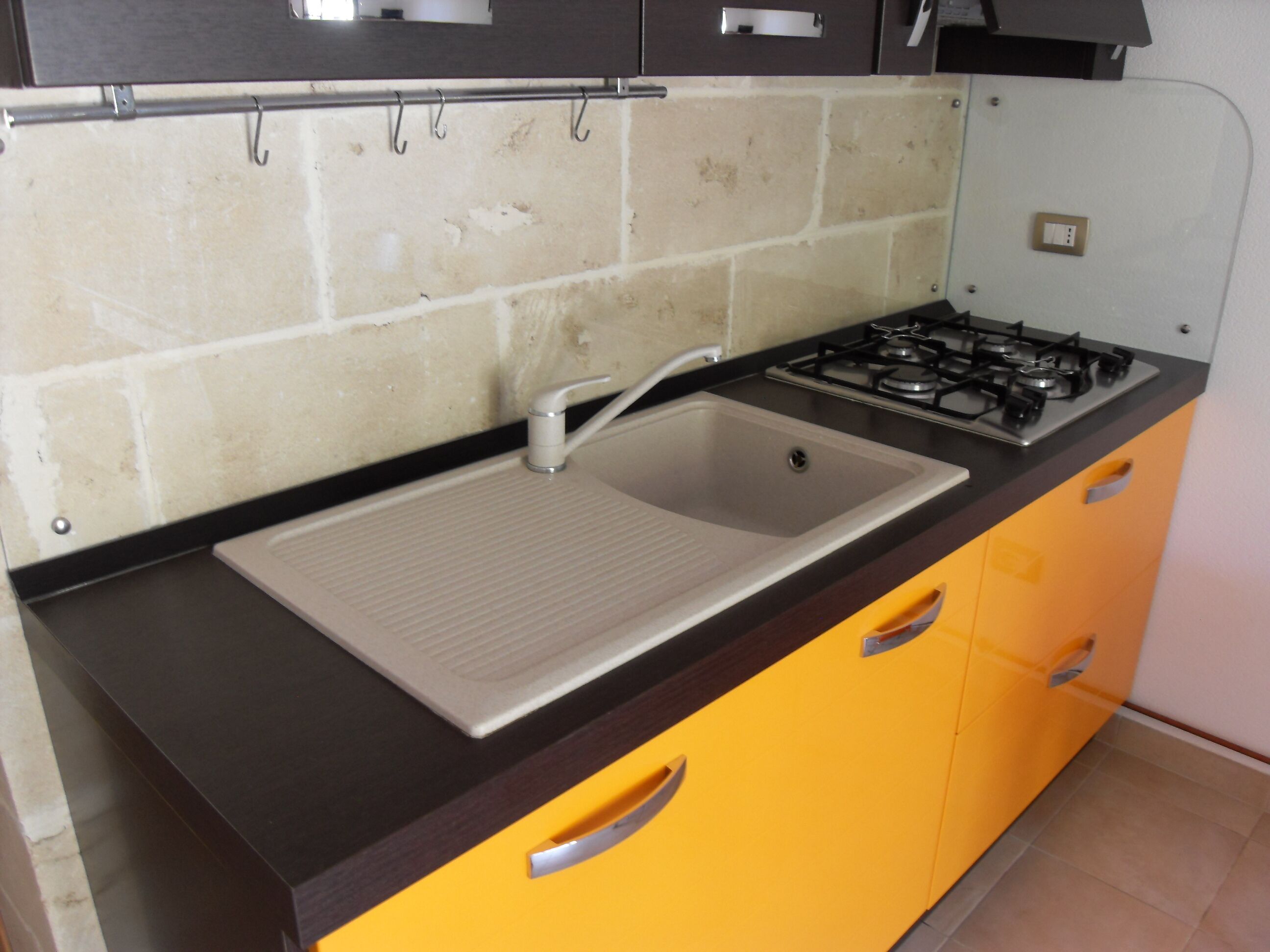 Elegant villa on three levels plus terrace with sea view.