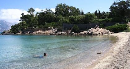 Ferienwohnung mit Blick auf das Meer in einem Wohnkomplex mit Swimmingpool