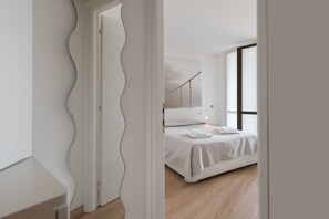 2 bedrooms, iron/ironing board, travel cot, free WiFi