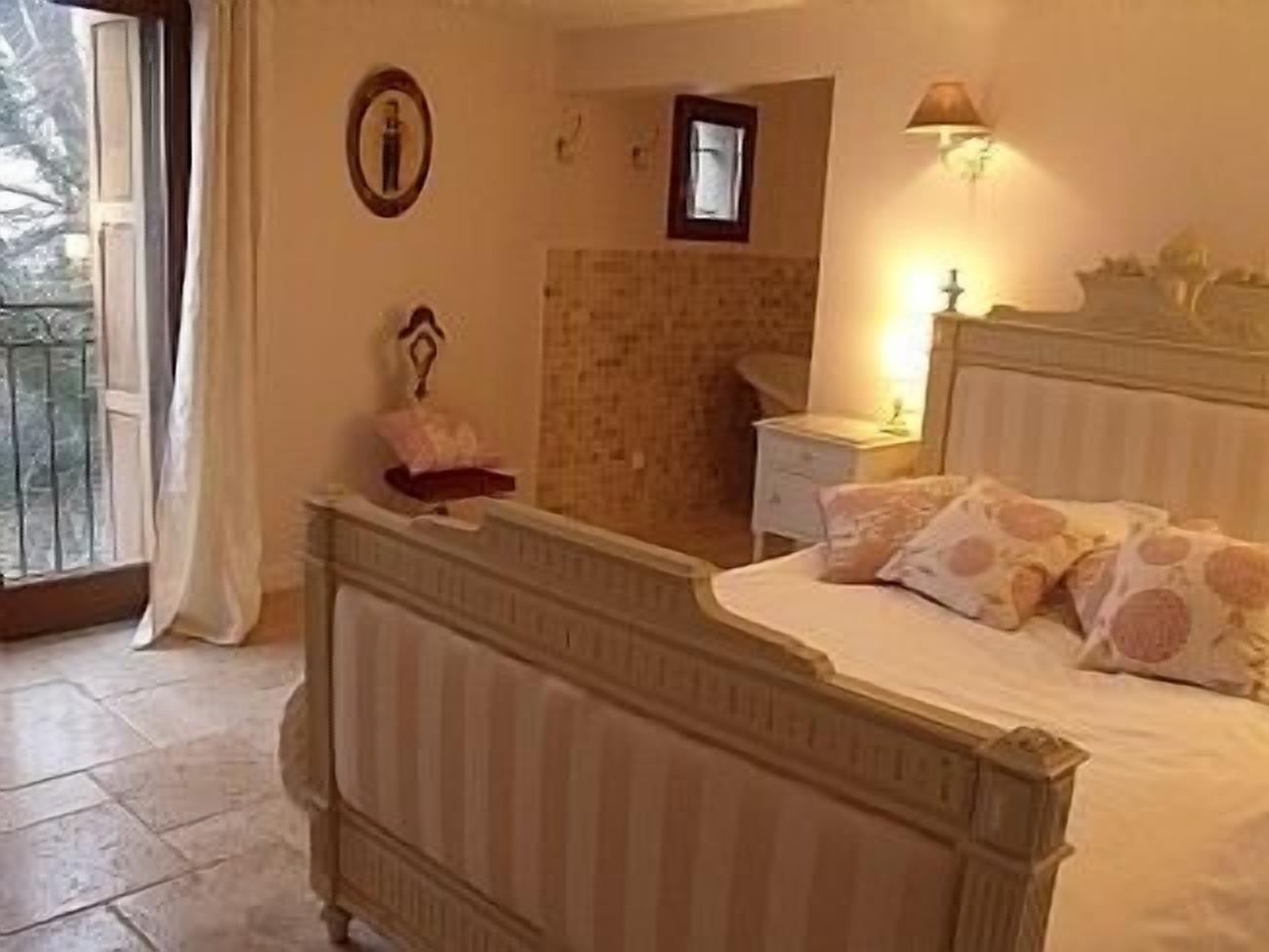 Luxury villa retreat - private heated infinity pool, 50 acres, 15-20min to Céret