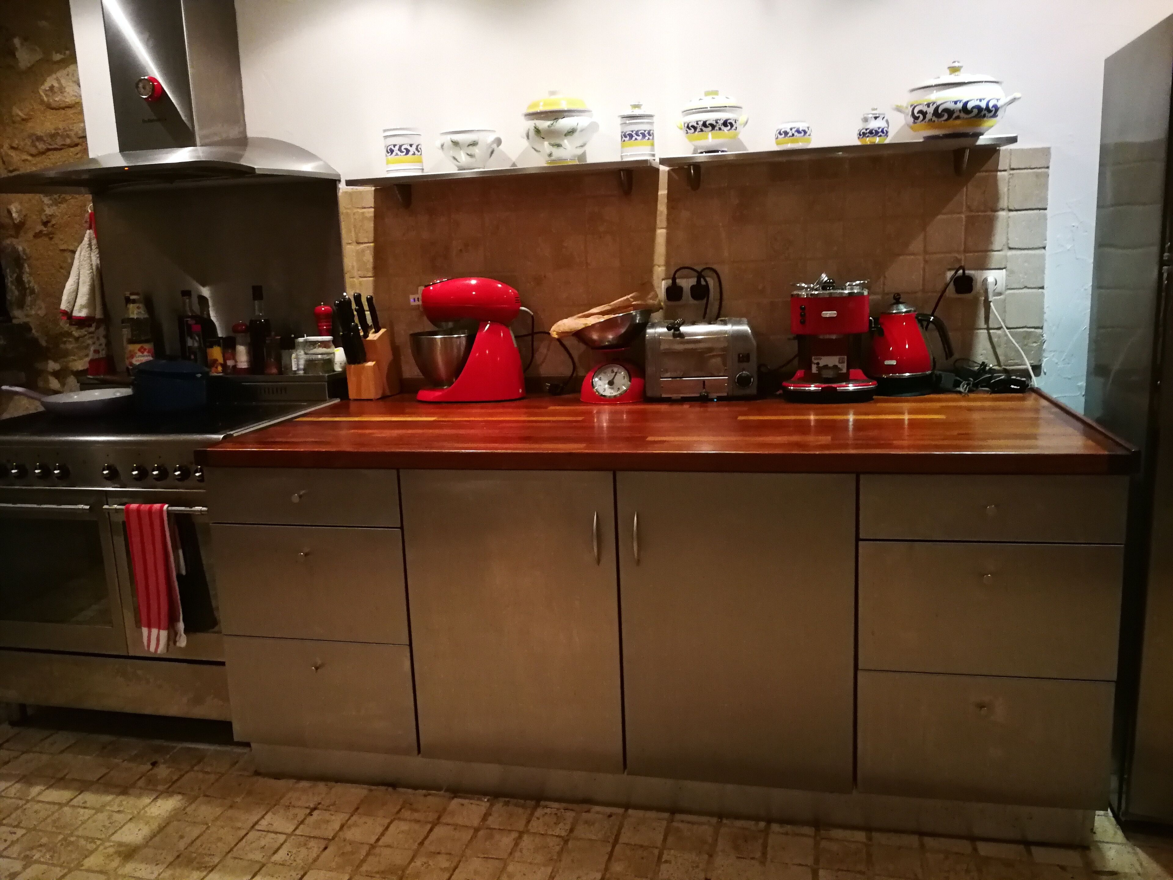 Luxury villa retreat - private heated infinity pool, 50 acres, 15-20min to Céret