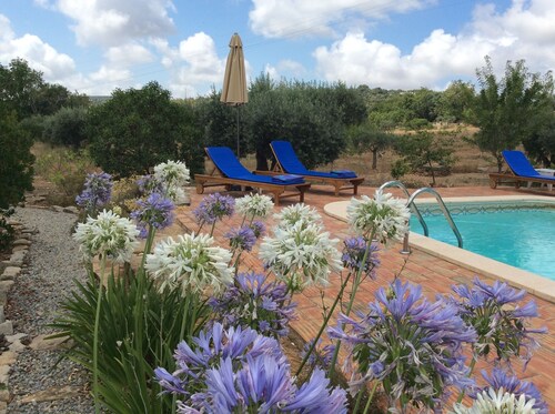 Ferienhaus / Villa - Bordeira, Quinta das Raposeiras - FaroHaus mit Garten