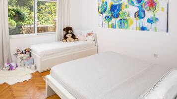 3 bedrooms, iron/ironing board, travel crib, free WiFi