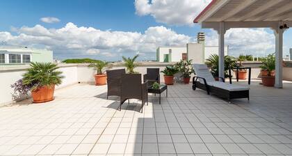 Helles Penthouse mit großer möblierter Terrasse