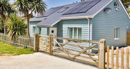 Endless Summer, perfect location next to Croyde beach. 4 bdrms, sleeps 10pp.