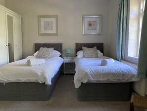 6 chambres, fer et planche à repasser, Wi-Fi, literie fournie