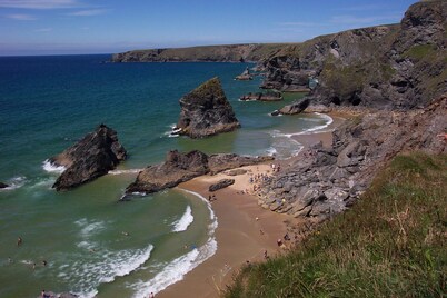 Luxury house near beaches with beautiful country views, perfect for 2 families